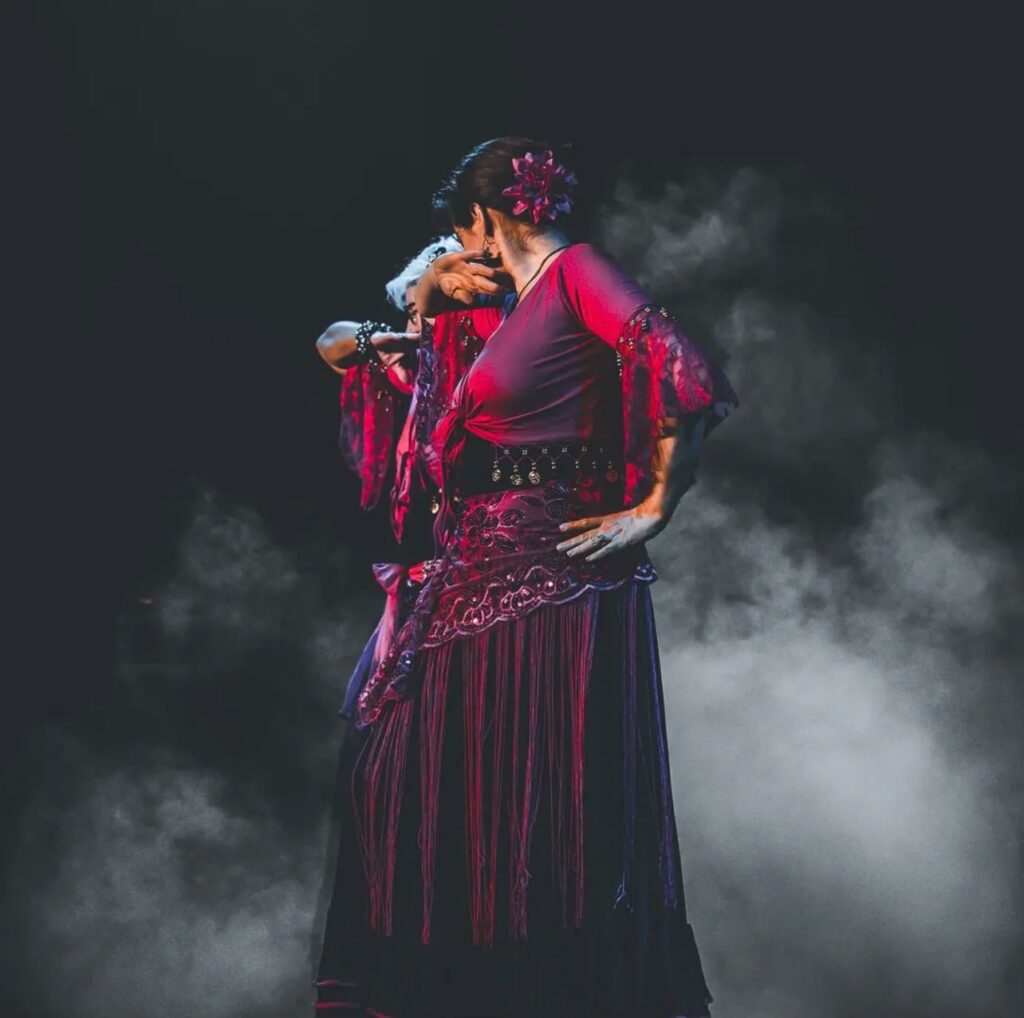 Danseuse de La Rose du Nil sur scène